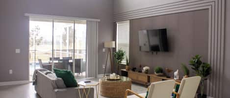 Basic-Zimmer, Seeblick | Wohnbereich | Fernseher, Netflix, Hulu, Streaming-Dienste