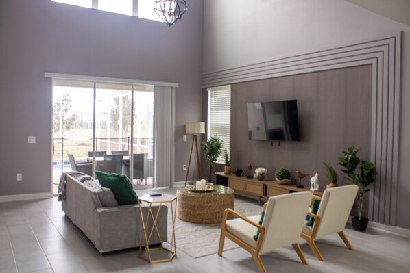 Basic Room, Lake View | Living area | TV, Netflix, Hulu, streaming services