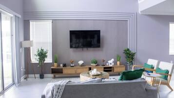 TV, Netflix, Hulu, streaming services