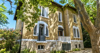 Chambre dans villa privée,charme,confort,proche Vélodrome & plages-Parking privé