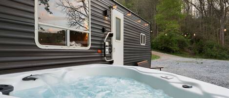 Baignoire à remous extérieure