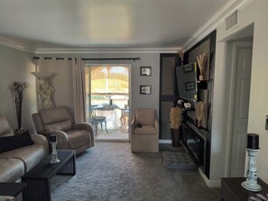 Living area - 1-bedroom condo in delightful, Arcadia area, Phoenix, AZ w/AC (Phoenix)