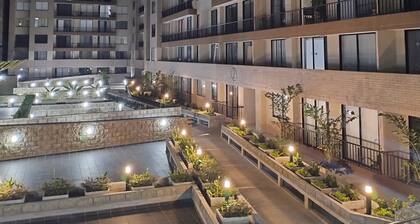 Modern 2BR apartment near FOSCAL, Ardila Lülle and HIC
