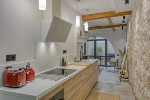 Fridge, microwave, oven, dishwasher - La Pelegrina Apartment (Rovinj)