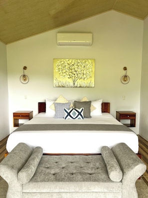 1 bedroom, in-room safe, desk, free WiFi - Arenal Volcano View Villa | King Bed & Jacuzzi (La Fortuna)