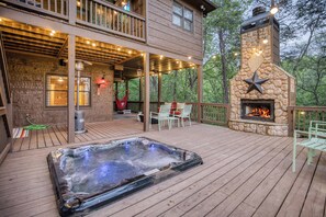 Terrace/patio - Mtn Views • Sleeps 20 • Game Room • Outdoor Fun (Cabbage Patch)