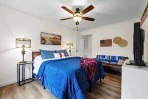 3 bedrooms, desk, iron/ironing board, travel crib