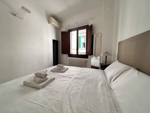 2 bedrooms, iron/ironing board, free WiFi, bed sheets - Casa Aligi by FlorenceHospitality (Firenze)