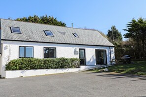 Exterior - Trewinnick Lodge – Hot Tub & Coastal Views (Forrabury and Minster)