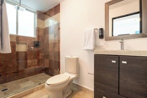 Shower, hair dryer, towels, soap - Punto Diamante Boutique (Acapulco de Juárez)