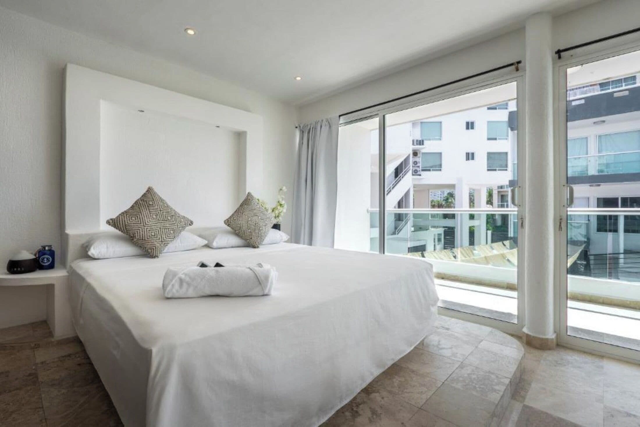 Ferros/tábuas de passar roupa, Wi-Fi de cortesia, roupa de cama