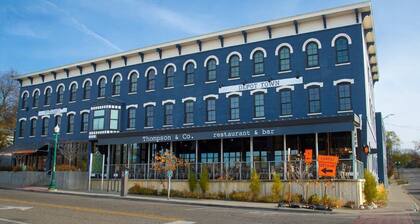 2BR Ypsi Depot Town | King Bed & Sleep 4