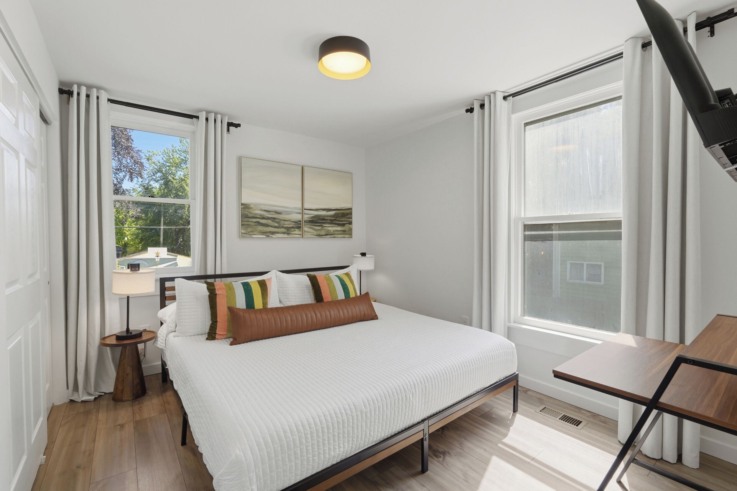 2 quartos, ferros/tábuas de passar roupa, Wi-Fi, roupa de cama