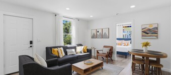 Near EMU & Ann Arbor | King Bed, AC & WiFi
