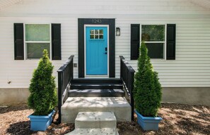 Exterior detail - 3BR Retreat w/ Deck + Fire Pit | Sleeps 8 | Free Tix (Hendersonville)