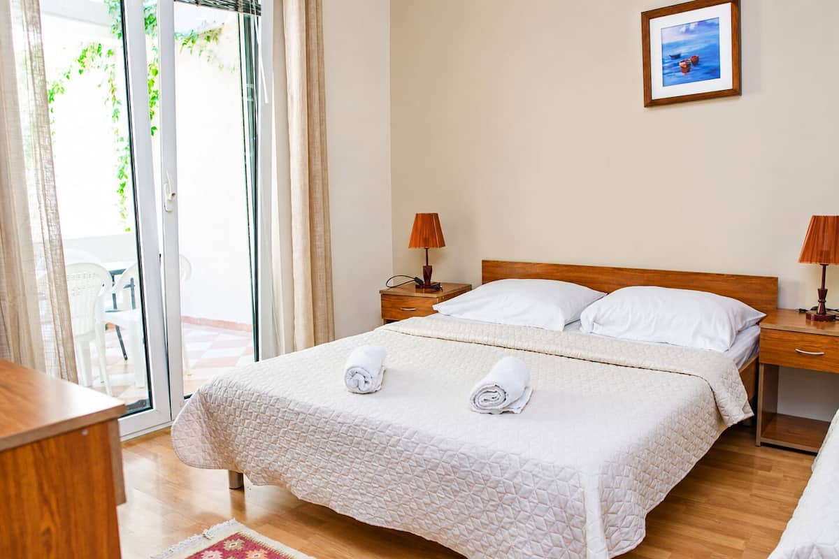 Comfort Triple Room, Terrace, Garden View | Desk, soundproofing, WiFi (free), individually decorated