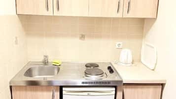 Chambre Double, balcon, vue jardin | Cuisine privée