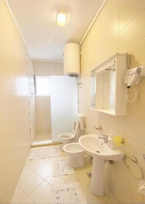 Suite, Balcony, Sea View | Bathroom | Slippers - Casa Liburnia (Ulcinj)