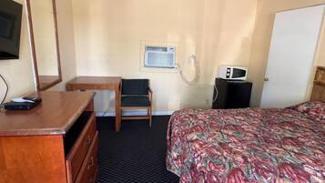 Chambre, 1 grand lit, non-fumeur | Accès au Wi-Fi (inclus), literie fournie