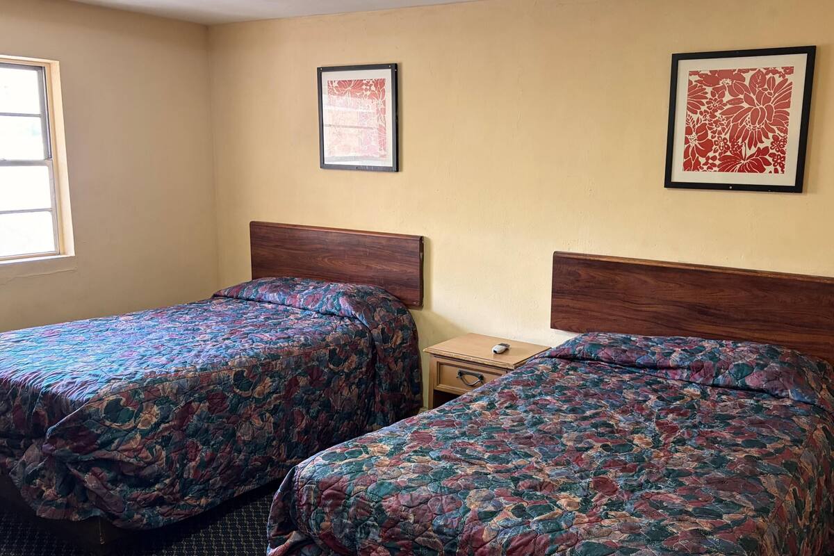 Standard Room, 2 Queen Beds, Non Smoking