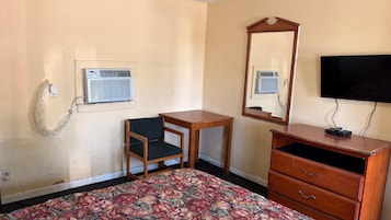 Room, 1 Queen Bed, Non Smoking | Free WiFi, bed sheets
