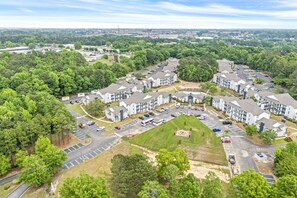 Exterior - First Floor 3 BR Condo ~ Newly Renovated, Sleeps 8 (Auburn)