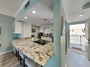 Condo (1 Bedroom) | Tiện nghi, dịch vụ nơi lưu trú