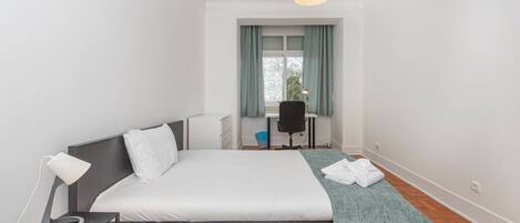 4 Schlafzimmer, Bügeleisen/Bügelbrett, Internetzugang, Bettwäsche
