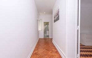 Interior - HOUZE Spacious Apartment in Lapa near Riverside (Lisboa)