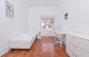 Iron/ironing board, Internet, bed sheets - HOUZE Spacious Apartment in Lapa near Riverside (Lisboa)