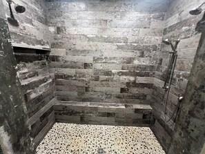 Shower, hair dryer, towels, soap - Stunning home in Trout Creek nestled between two of Okanagan's BEST beaches! (Summerland)