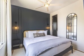 Iron/ironing board, WiFi, bed sheets - Urban Resort • Pool + Bar, Hot Tub & Sauna (Nashville)
