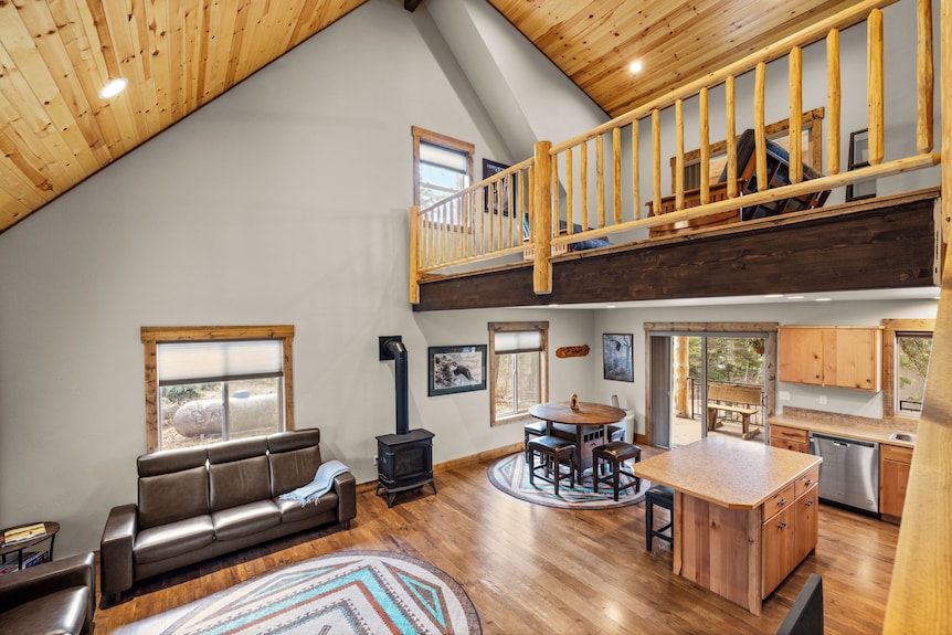Experience Montana Cabins - 9 Homes On 15 Acres - Montana