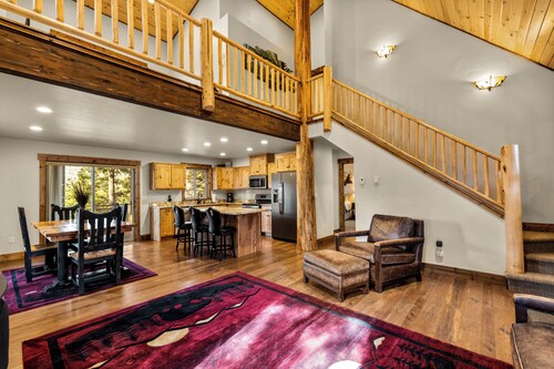 Experience Montana Cabins - 9 homes on 15 acres