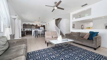 House (Multiple Bedrooms) | Living area