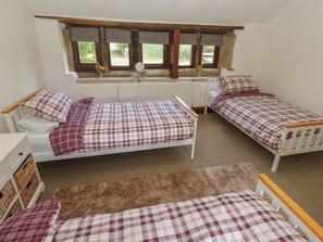 5 bedrooms, individually decorated, individually furnished, free WiFi - Stagwood House (Holmfirth)