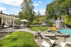 A heated pool - Alamo Estate Pool, Hot Tub, Game Room & Mtn Views (Alamo)