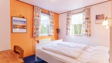3 bedrooms, individually furnished, bed sheets