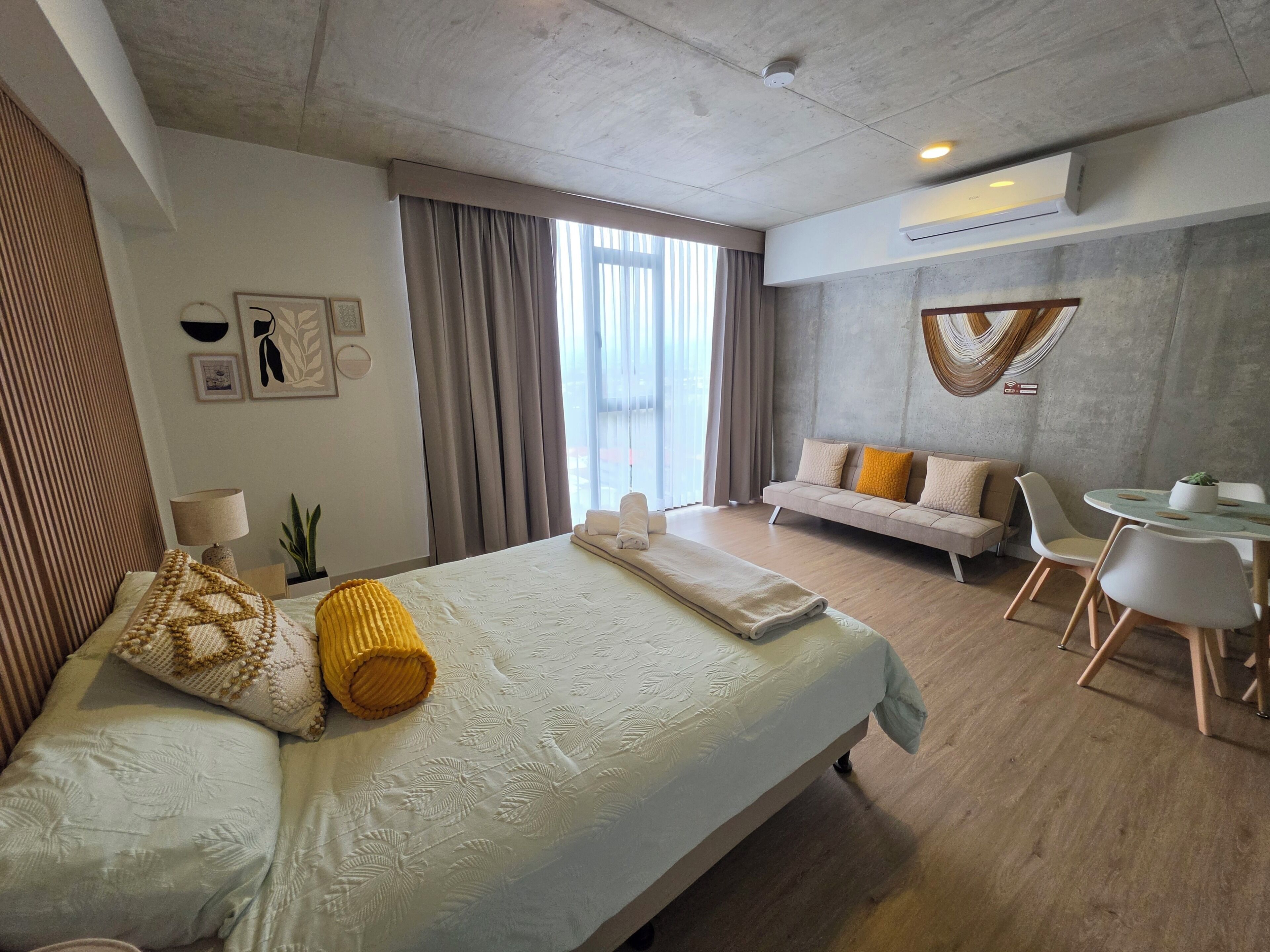 1 chambre, fer et planche à repasser, Wi-Fi, draps fournis