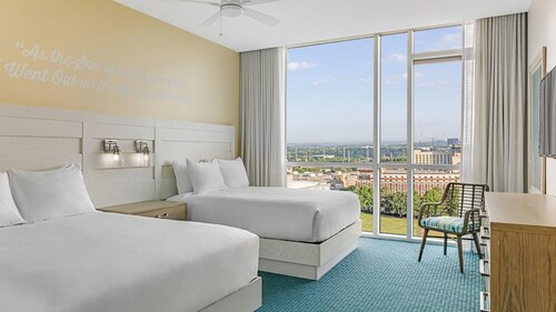 Atlanta Resort Stay Near Centennial Park with Spacious 2BR Deluxe Suite