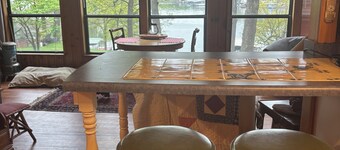 Cozy wooded 2-bedroom cottage on the lake in Osage Beach