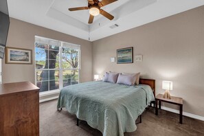 5 bedrooms, desk, free WiFi, bed sheets - Pop's Place: Private Pool & Lake Access! (Granite Shoals)