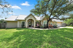 Exterior - Pop's Place: Private Pool & Lake Access! (Granite Shoals)