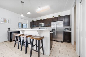 House - Lakeview 7BR Getaway Pool Great Location (Kissimmee)