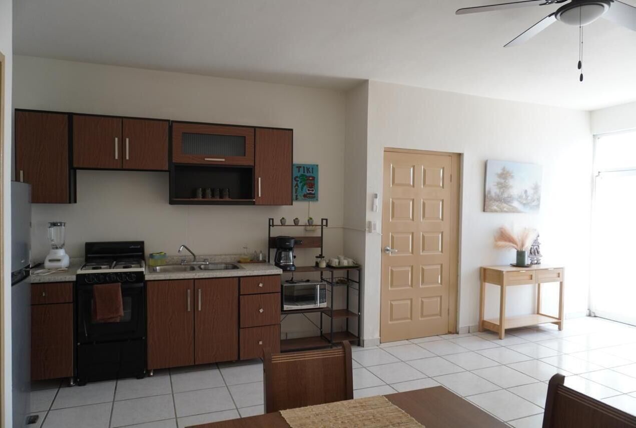 Microwave, oven, dishwasher, coffee/tea maker