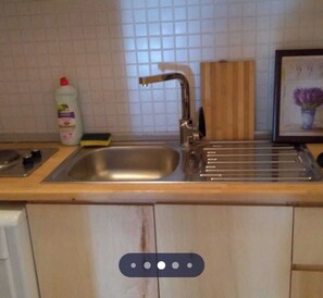 Private kitchen - Newly-renovated apartment 1 (Fatih)