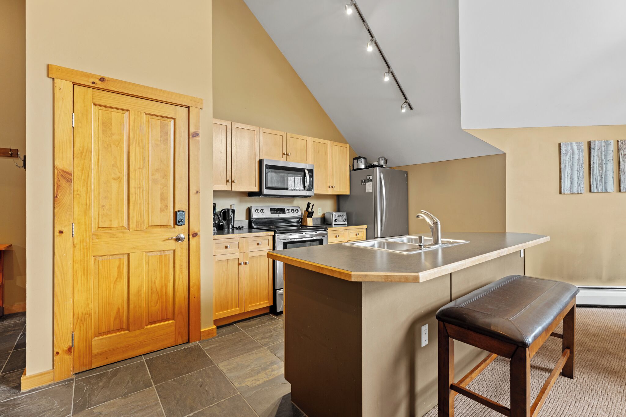 Condo (2 Bedrooms) | Exterior