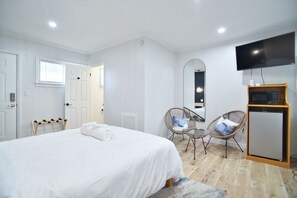 Room - Suite - Multiple Beds -Vaalley View (Himrod)