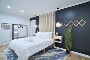 Room - Suite - Multiple Beds -Vaalley View (Himrod)