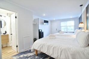 Room - Double Room - 2 Queen Beds - Pool View (Himrod)